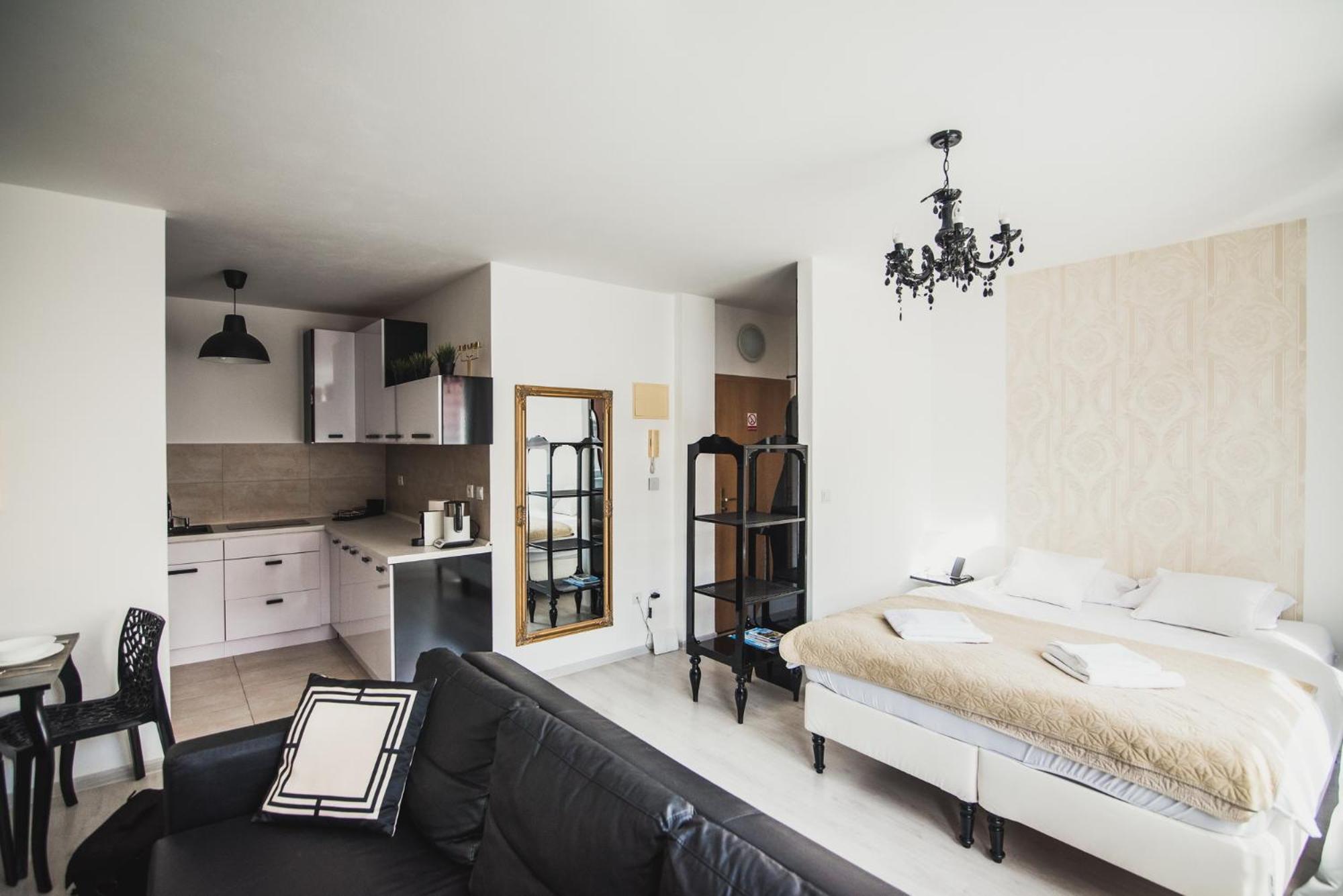 Zara Luxury Apartments The Absolute Center Of Žilina Exterior foto